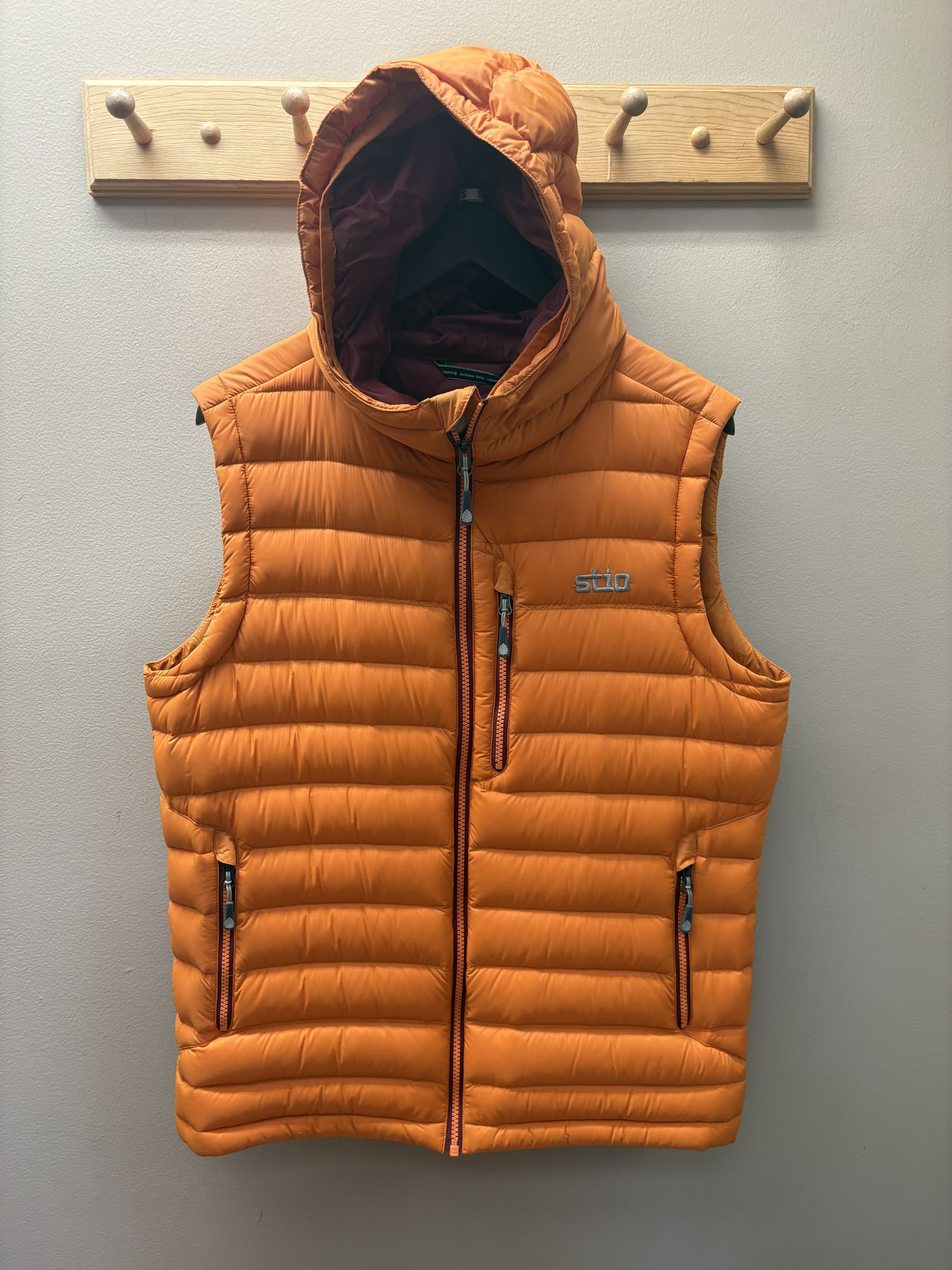 MENS HOMETOWN DOWN VEST FW21-ORANGE : S